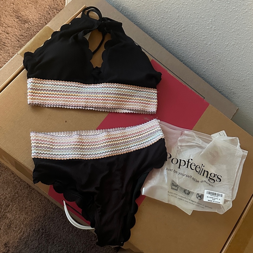 Black and striped Scalloped Bikini Set